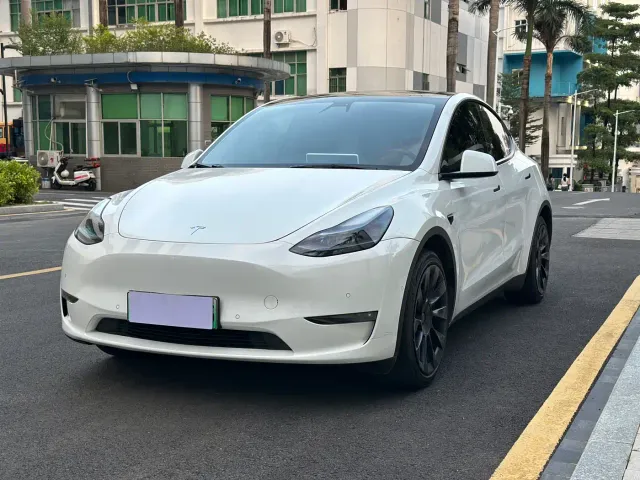 Фотография автомобиля — Tesla Model Y