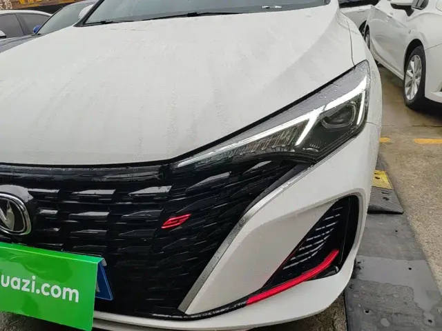 Changan Eado — Фото автомобиля 23