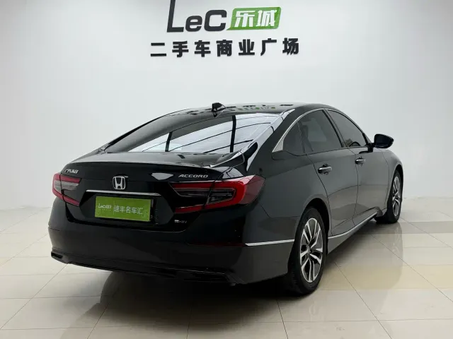 Honda Accord — Фото автомобиля 5