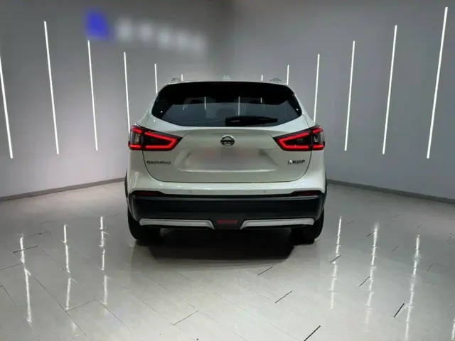 Nissan Qashqai — Фото автомобиля 10