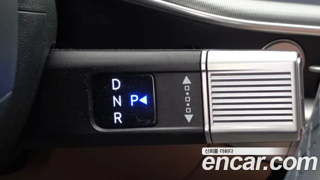 Hyundai Grandeur Grandeur (GN7) 2.5 Бензин 2WD — Фото автомобиля 9