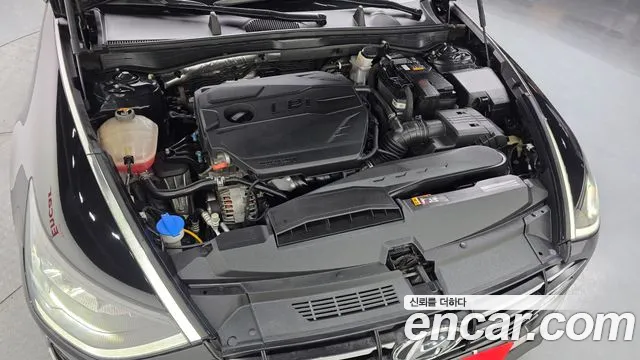 Hyundai Sonata Sonata (DN8) 2.0 LPG(Для маломобильных пассажиров) — Фото автомобиля 6