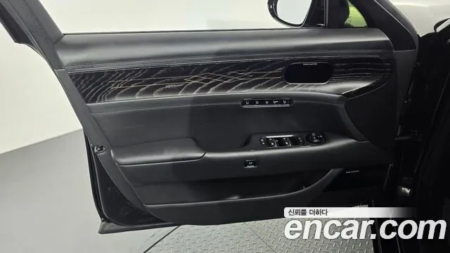Genesis G90 Бензин 3.5 турбо AWD — Фото автомобиля 17