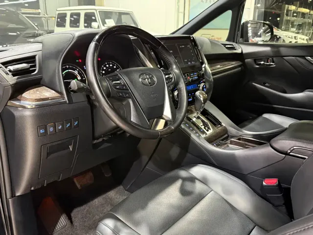 Toyota Alphard — Фото автомобиля 5
