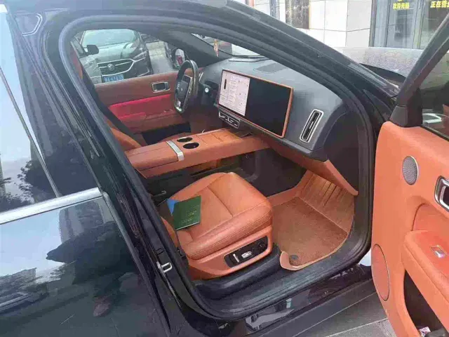 Li Auto L8 — Фото автомобиля 6