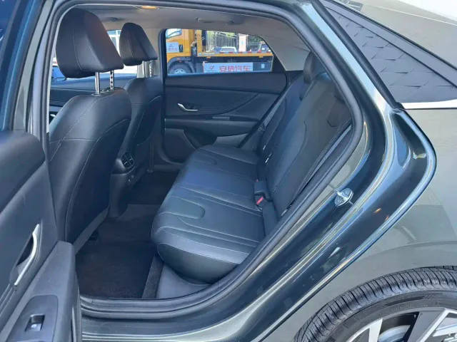 Hyundai Elantra — Фото автомобиля 22