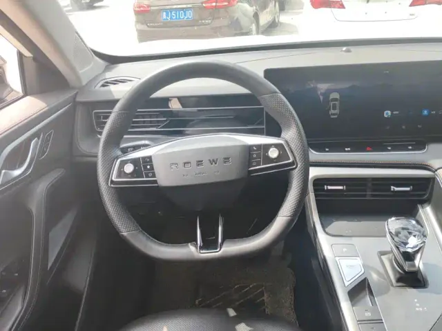 Roewe RX5 — Фото автомобиля 15