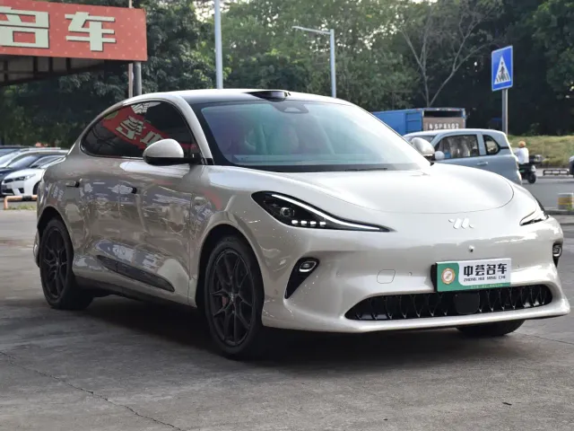 IM Motors LS6 — Фото автомобиля 3