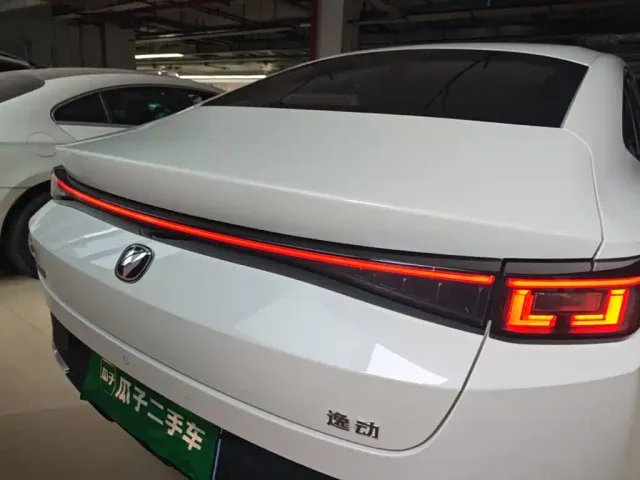 Changan Eado — Фото автомобиля 5