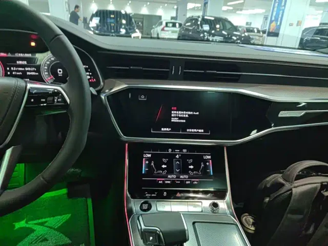 Audi A6L — Фото автомобиля 12