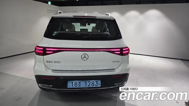 Mercedes-Benz EQB — Фото автомобиля 6