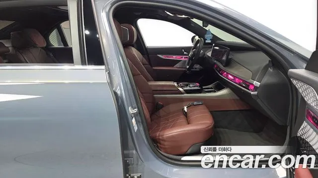 BMW i7 G70 — Фото автомобиля 26
