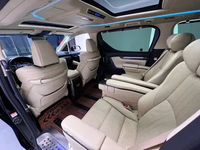 Toyota Vellfire — Фото автомобиля 13