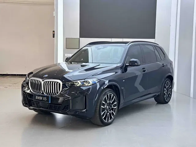 Фотография автомобиля — BMW X5