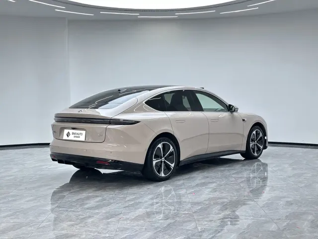 Nio ET5 — Фото автомобиля 4