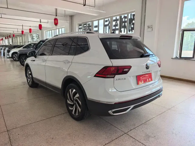Volkswagen Tiguan L — Фото автомобиля 4