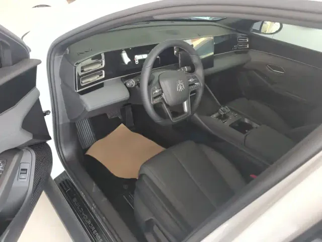 BYD Qin L — Фото автомобиля 11