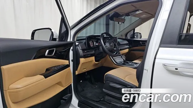 Kia Carnival Generation 4 — Фото автомобиля 10