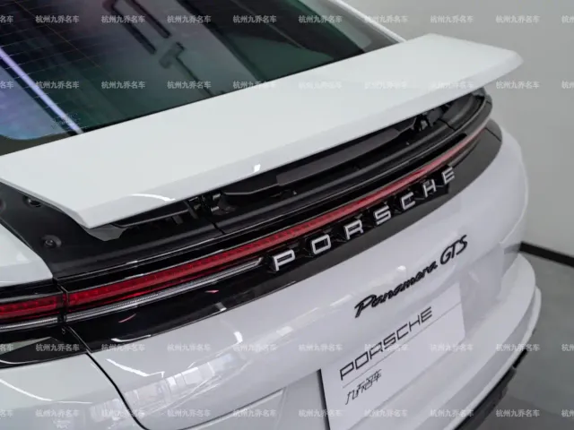 Porsche Panamera — Фото автомобиля 12