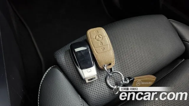 Mercedes-Benz EQB — Фото автомобиля 18