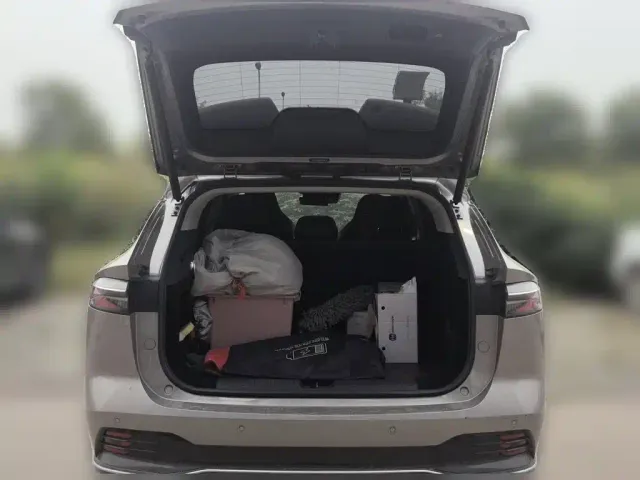 Roewe RX5 — Фото автомобиля 20