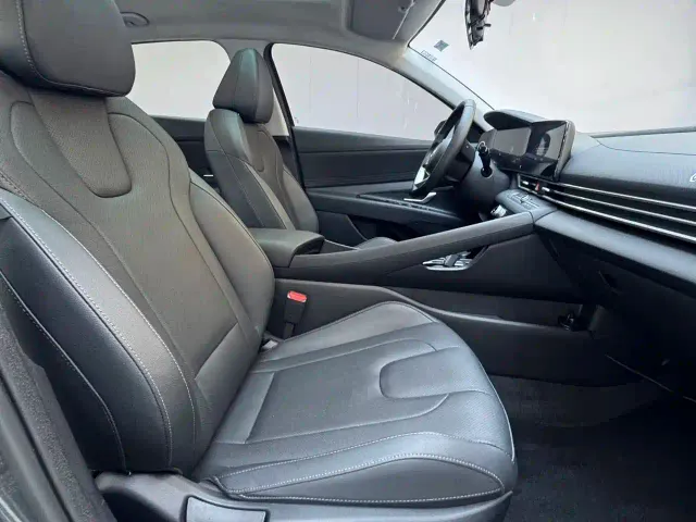 Hyundai Elantra — Фото автомобиля 14