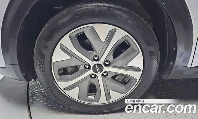 Kia Niro — Фото автомобиля 5