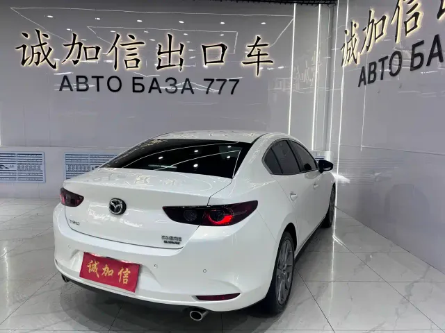 Mazda Axela — Фото автомобиля 4