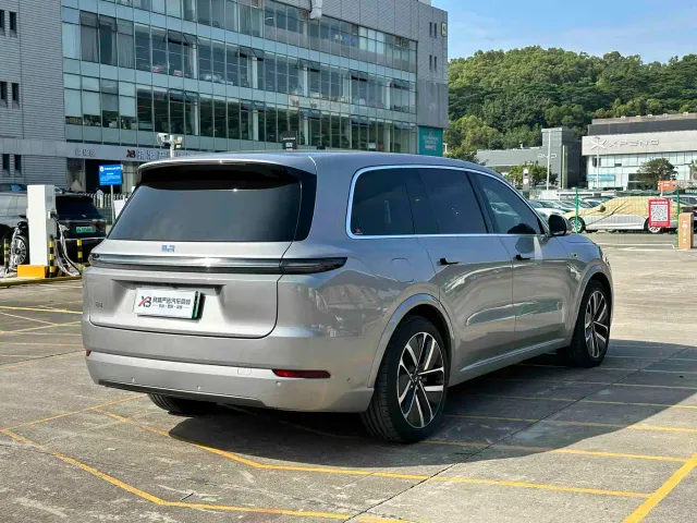 Li Auto L9 — Фото автомобиля 4