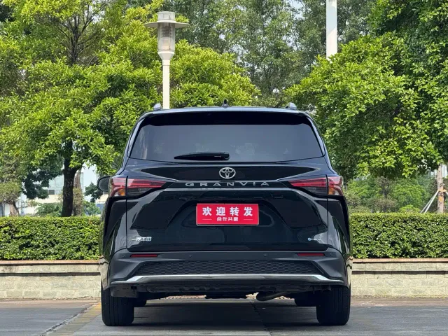 Toyota Granvia — Фото автомобиля 5