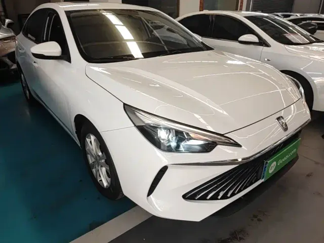 Roewe i5 — Фото автомобиля 3