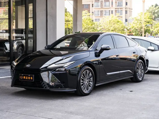 Фотография автомобиля — Lexus ES