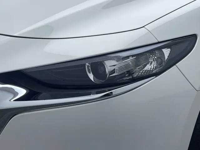 Mazda Axela — Фото автомобиля 11