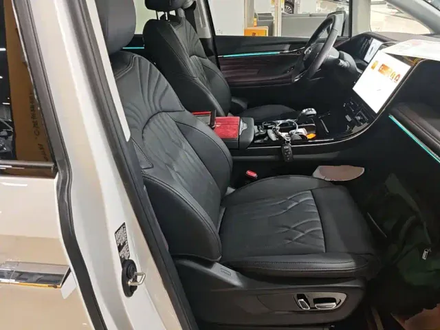 GAC Trumpchi M8 — Фото автомобиля 24