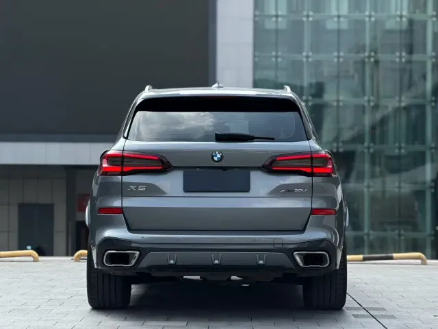 BMW X5 — Фото автомобиля 9
