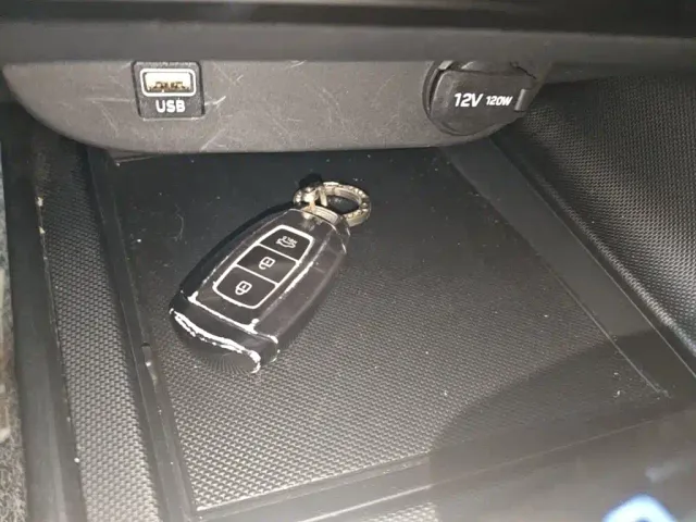 Hyundai Elantra — Фото автомобиля 8