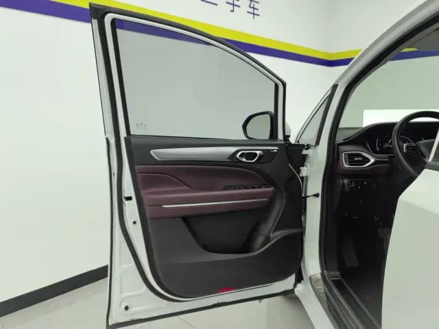 GAC Trumpchi M6 — Фото автомобиля 7