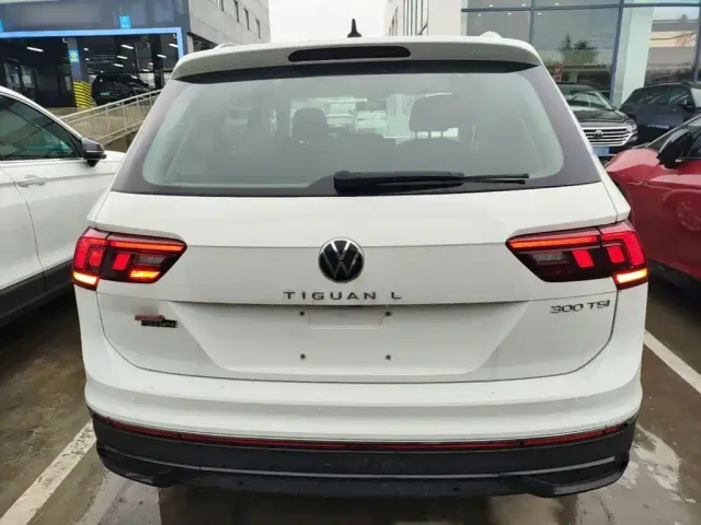 Volkswagen Tiguan L — Фото автомобиля 5