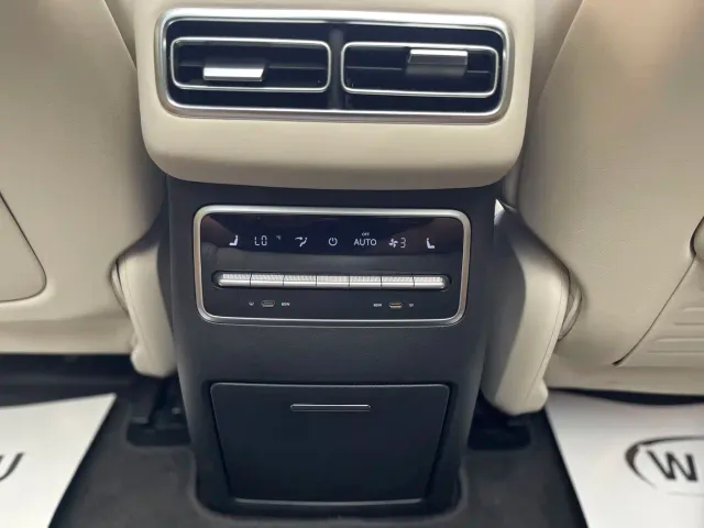 Li Auto L7 — Фото автомобиля 16