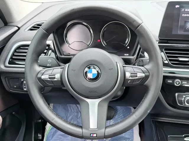 BMW 1 Series — Фото автомобиля 10
