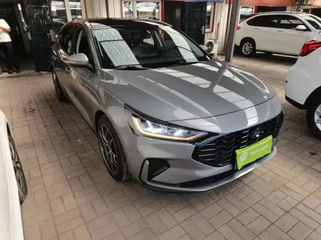 Ford Focus — Фото автомобиля 3