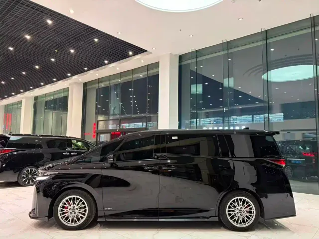 Toyota Vellfire — Фото автомобиля 4