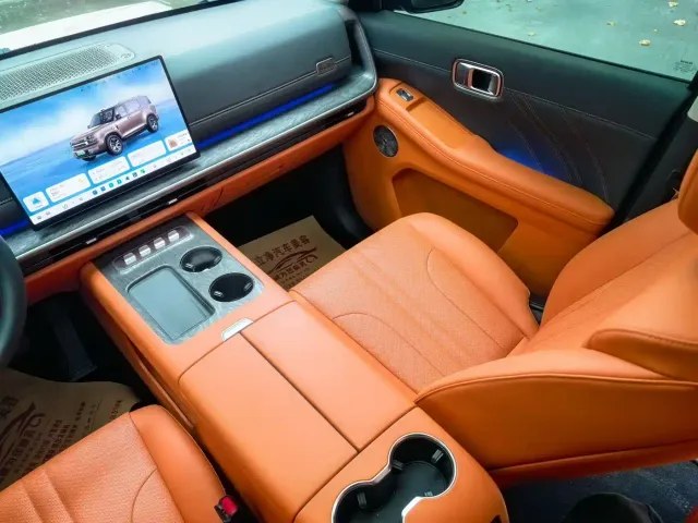 Haval Great Wall H10 — Фото автомобиля 5