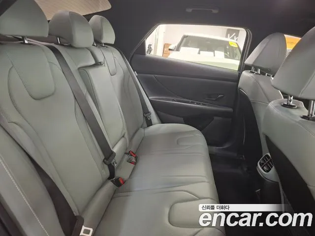 Hyundai Avante CN7 — Фото автомобиля 17