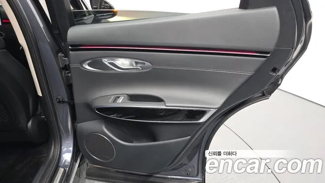 Genesis GV70 2.5T Бензин 2WD — Фото автомобиля 23