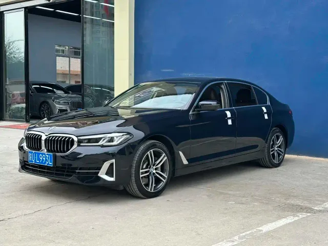 Фотография автомобиля — BMW 5 Series