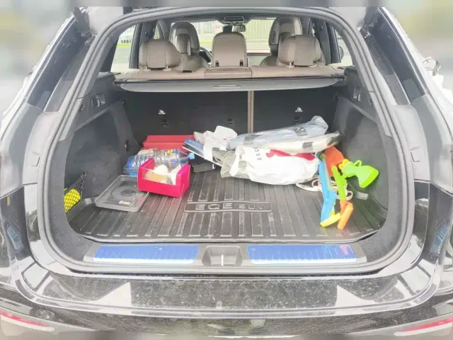 Mercedes-Benz EQE SUV — Фото автомобиля 5