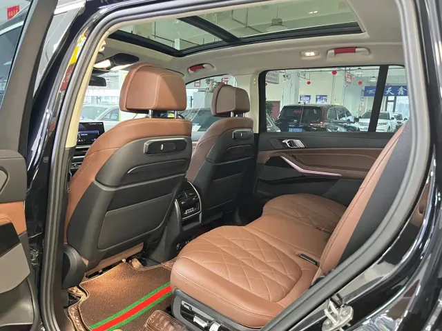 BMW X7 — Фото автомобиля 8
