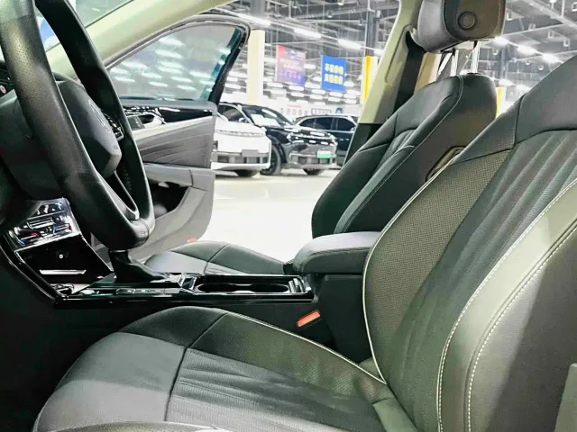 Volkswagen Passat — Фото автомобиля 5