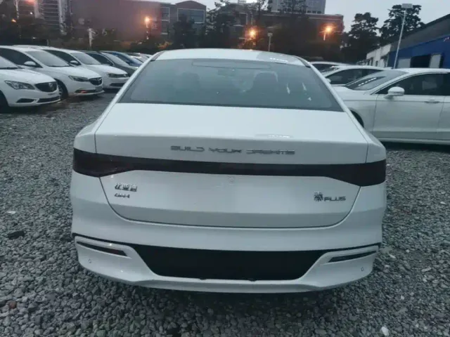 BYD Qin PLUS — Фото автомобиля 5